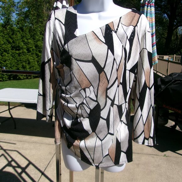 NWOT MSK BLACK, GRAY, BEIGE SEQUIN SHAPE PRINT TOP L - Picture 1 of 1